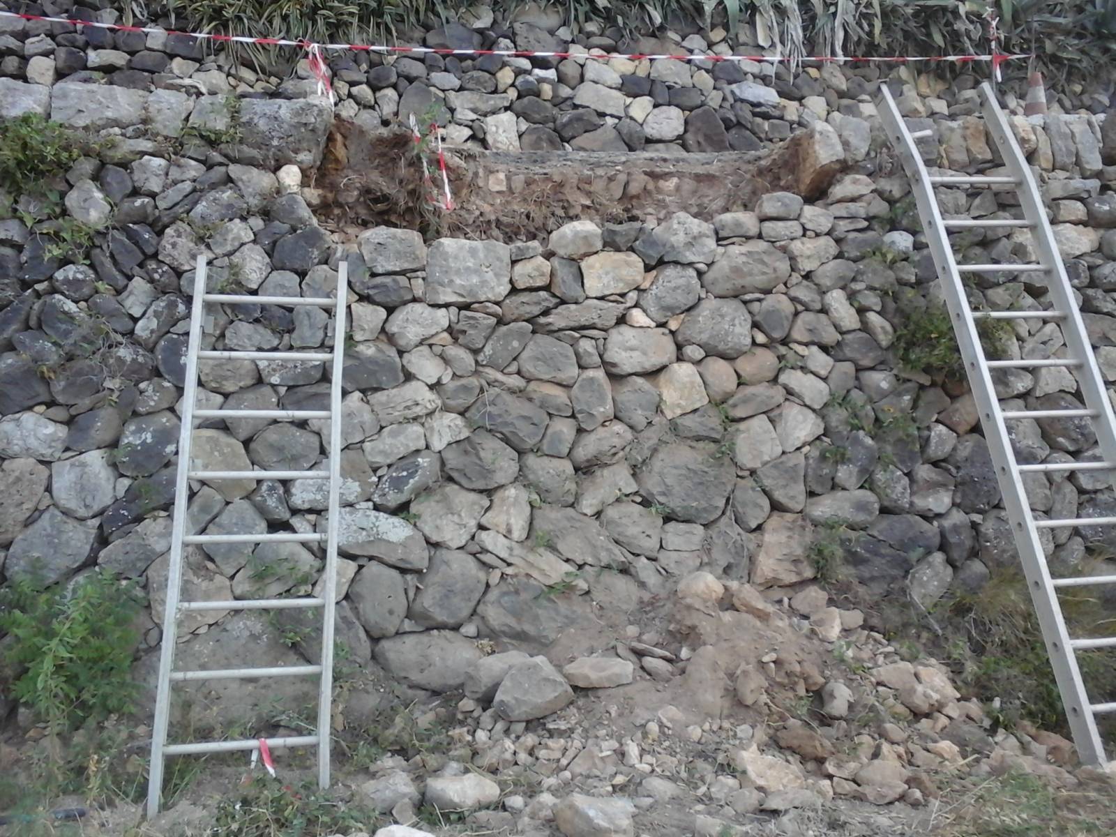 ou réparer un vieux mur en pierres