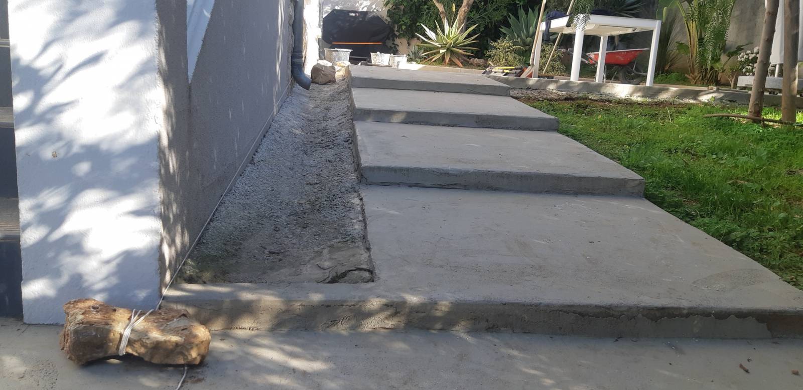 Création d' une Calade en galets sur Toulon dans le Var