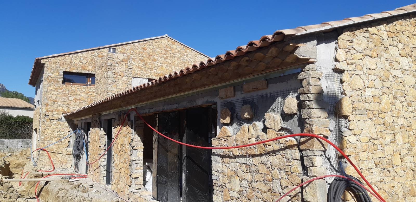 Pierres de parement sur façades de maison