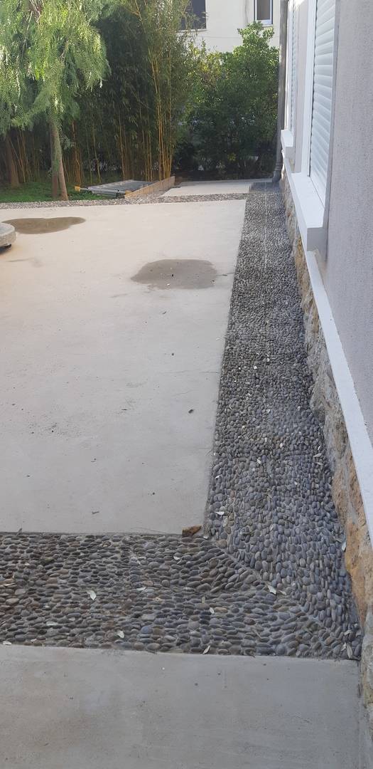 Création d' une Calade en galets sur Toulon dans le Var