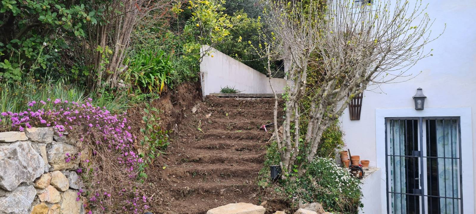 création d'un escalier en pierres à MOUANS SARTOUX prés de Cannes
