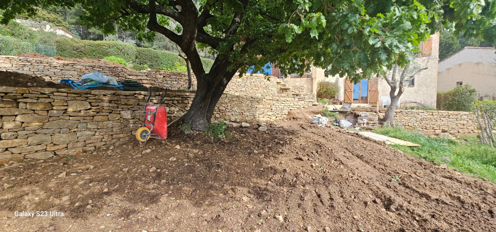 création de murets en pierres sèches en cours sur la commune d Ollioules