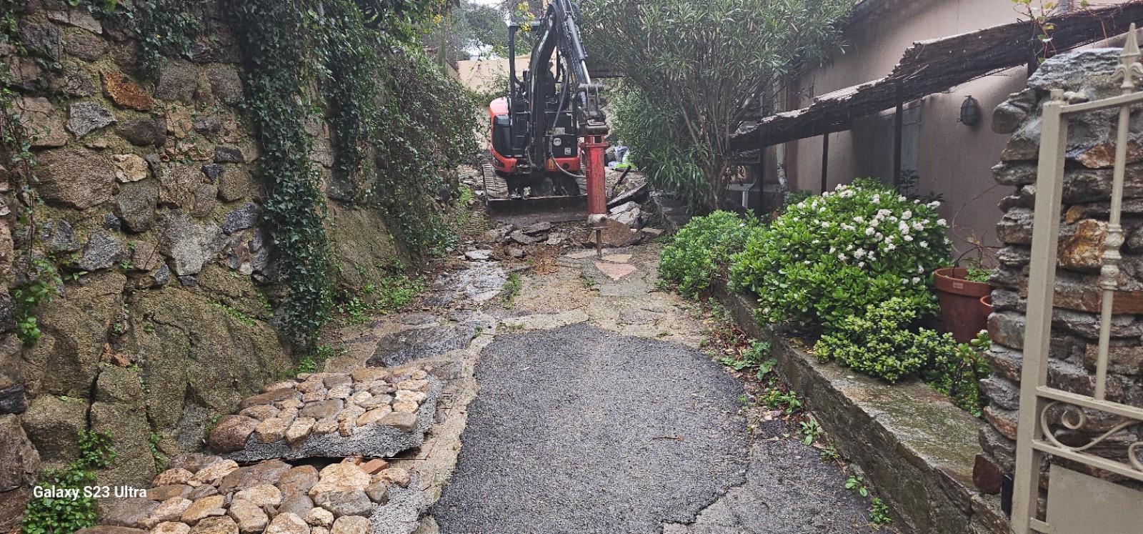 terrassement d'une route à Ramatuelle
