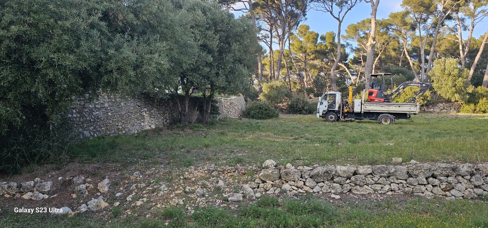 réparation d un muret en pierres sèches sur Ollioules