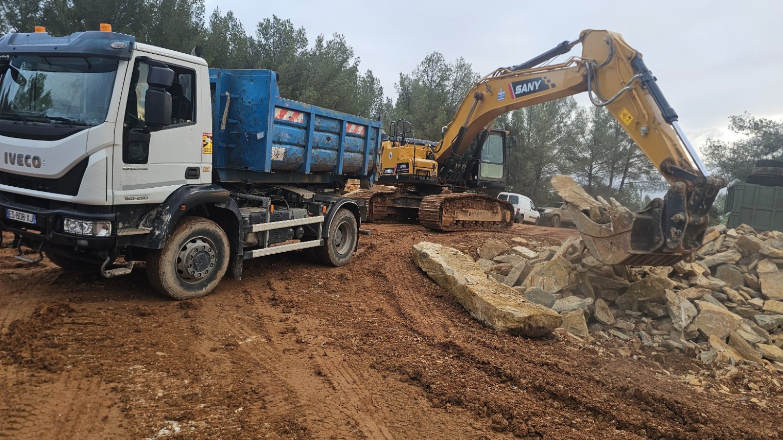 chargement d une grosse pierre de collection 