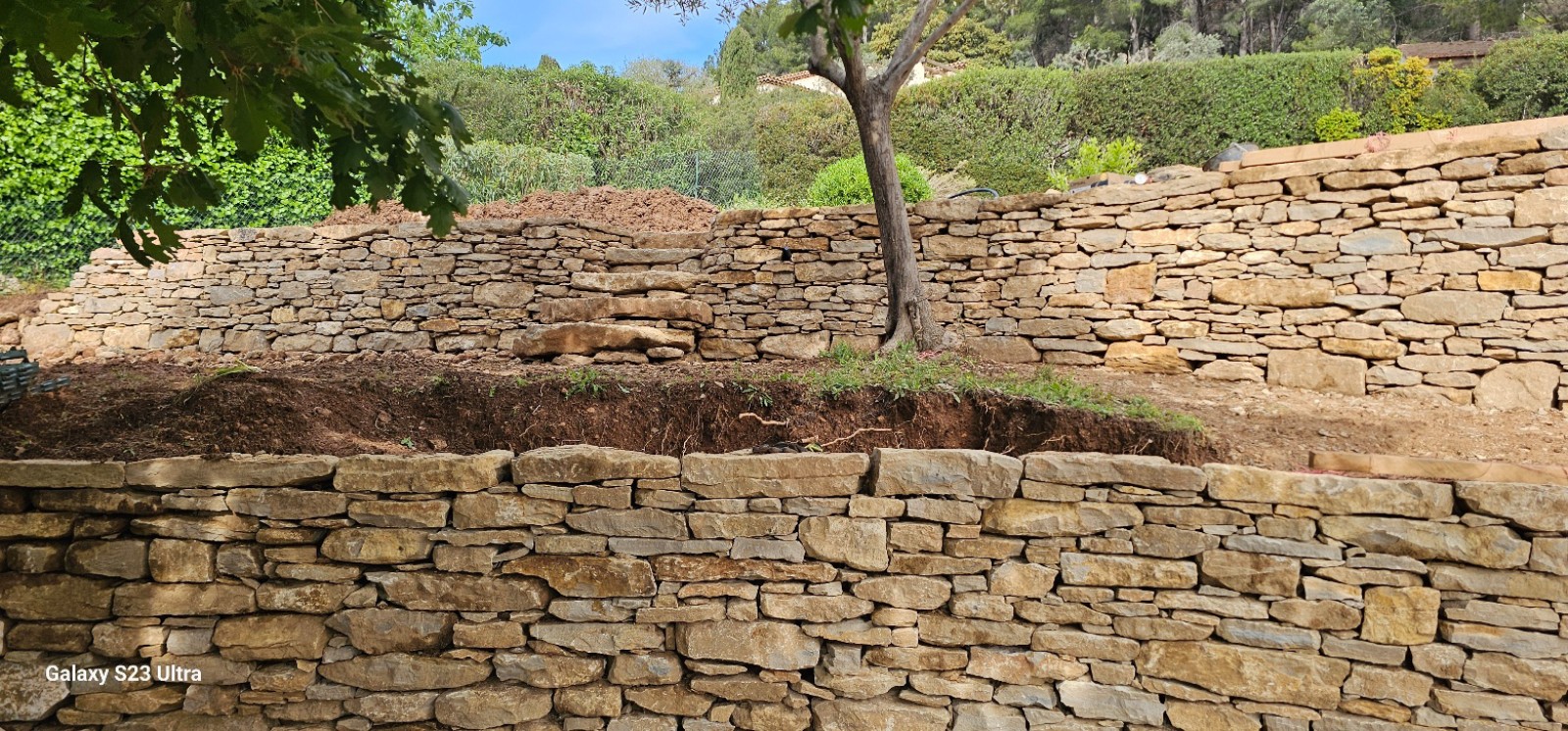 création de murets en pierres sèches en cours sur la commune d Ollioules