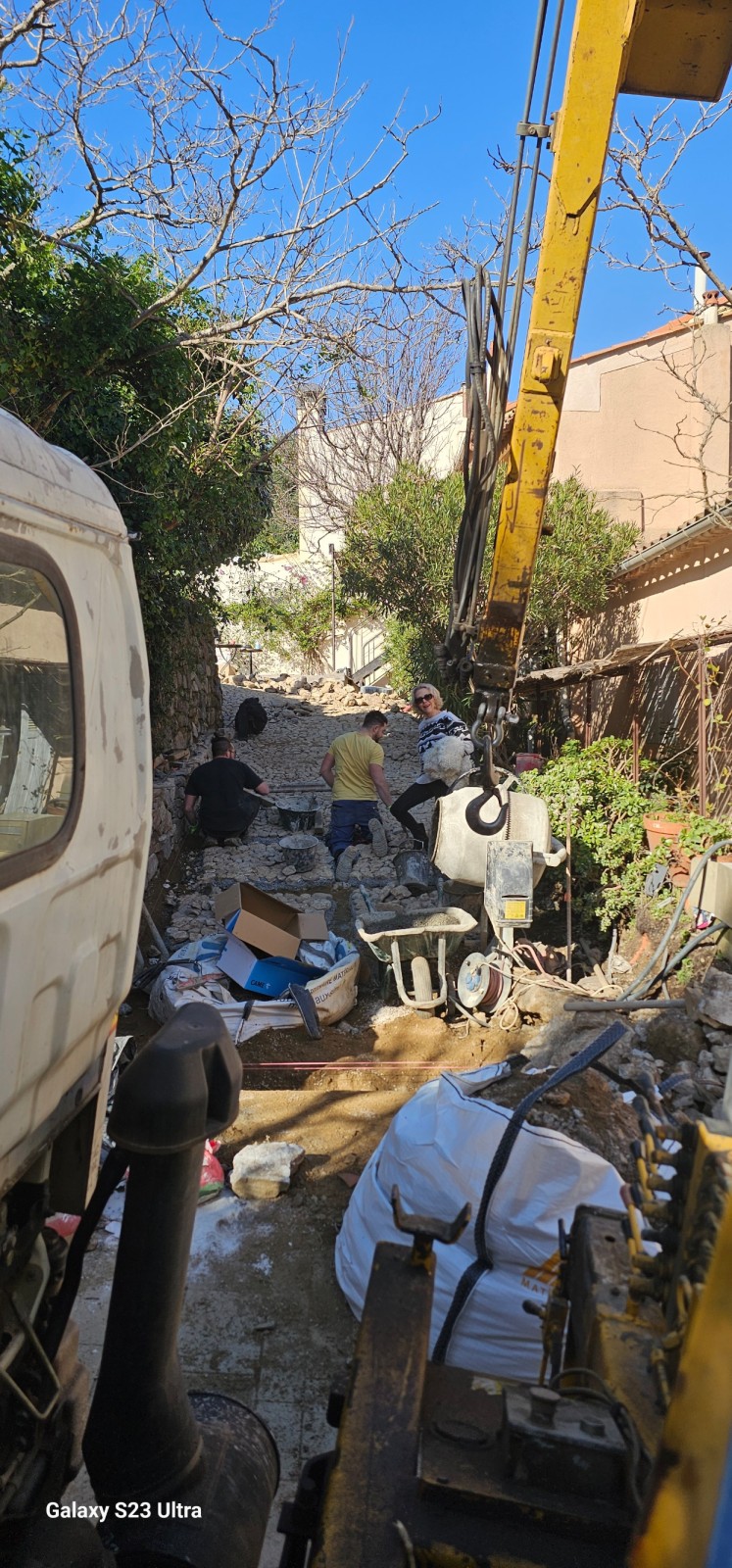 Méthodes moderne pour la reconstruction d'une calade à Ramatuelle 