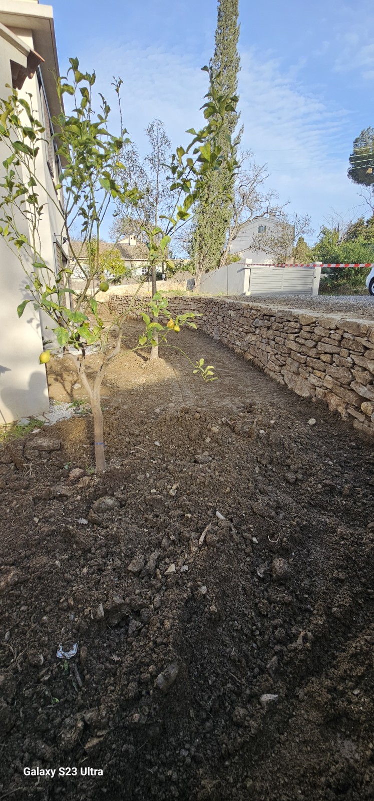 création d un muret en pierres sèches sur Toulon