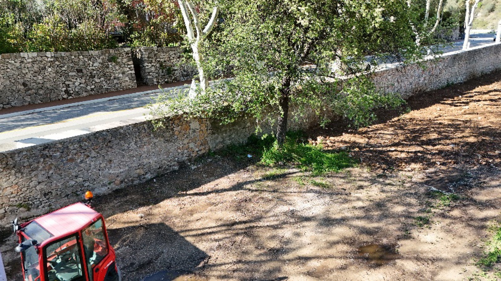 Restauration Bâtis anciens à Ollioules pour Le Verger des Gorges avec une Noria