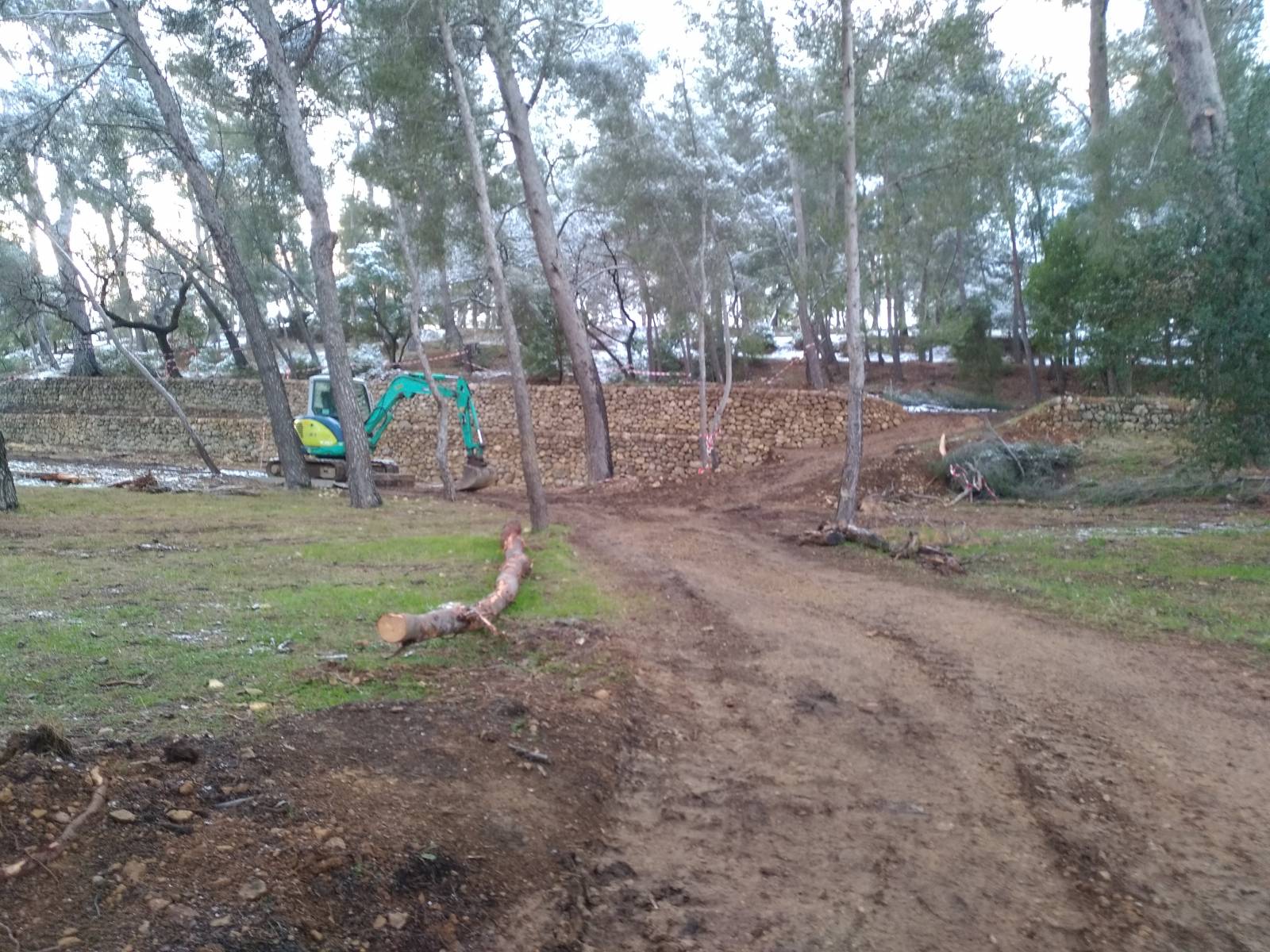 faire revivre des vieux murs en pierres sur Ollioules dans le Var prés de sanary sur mer