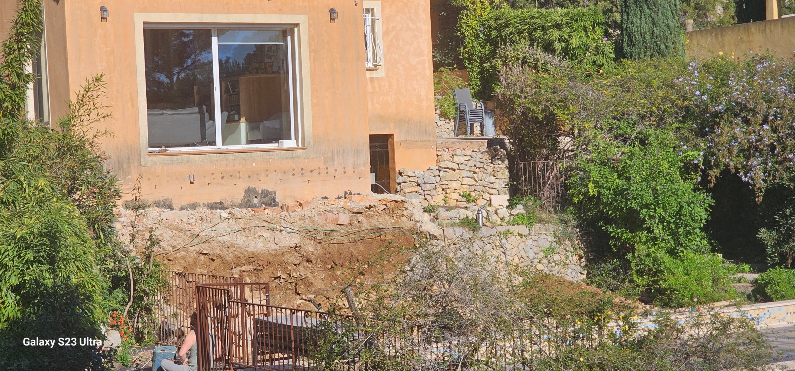 reconstruction d un mur en pierres