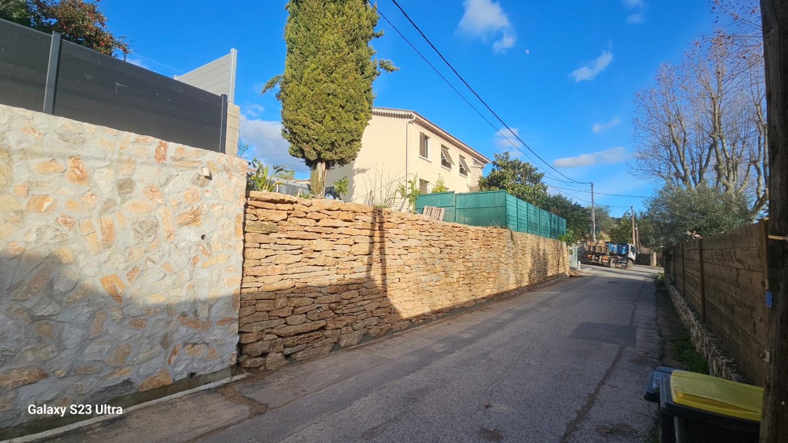reconstruction d un mur en pierres sèches à Ollioules 