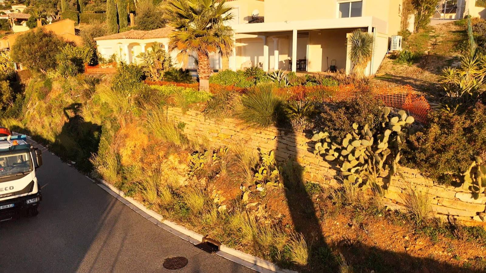 Création d'un muret en pierres sèches sur La Londe Les Maures