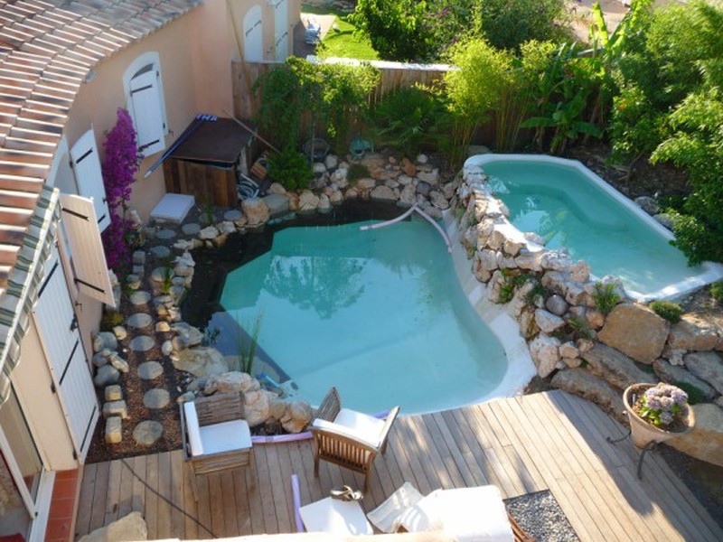 piscine naturel  et jacuzzi avec la cascade