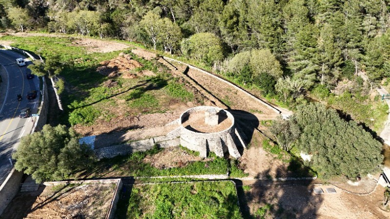 Restauration Bâtis anciens à Ollioules pour Le Verger des Gorges avec une Noria