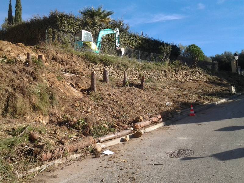 Création d'enrochement au plan du Castellet dans le Var