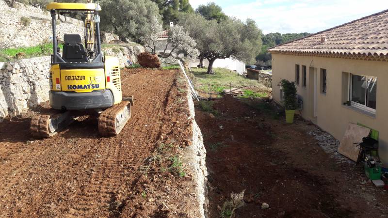 Travaux de terrassement à Ollioules dans le var