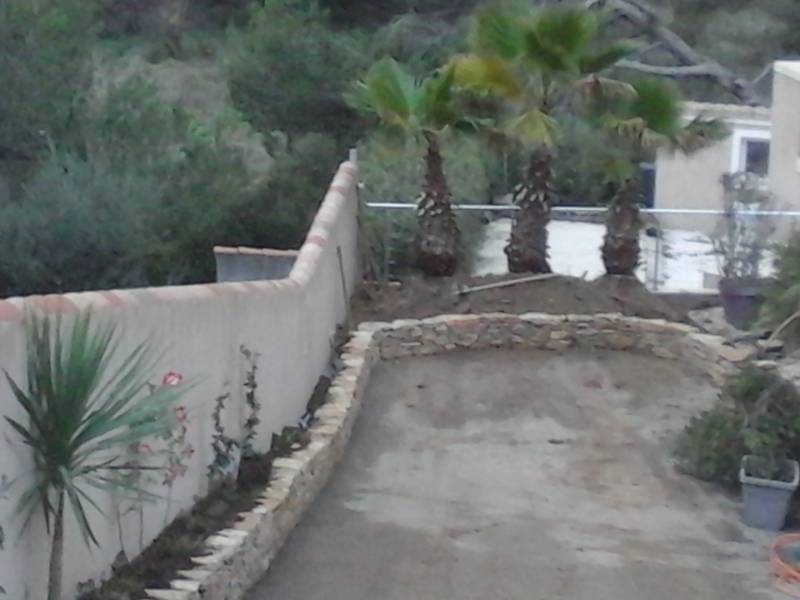 Vente de pierres de jardin pour la création de petits murets