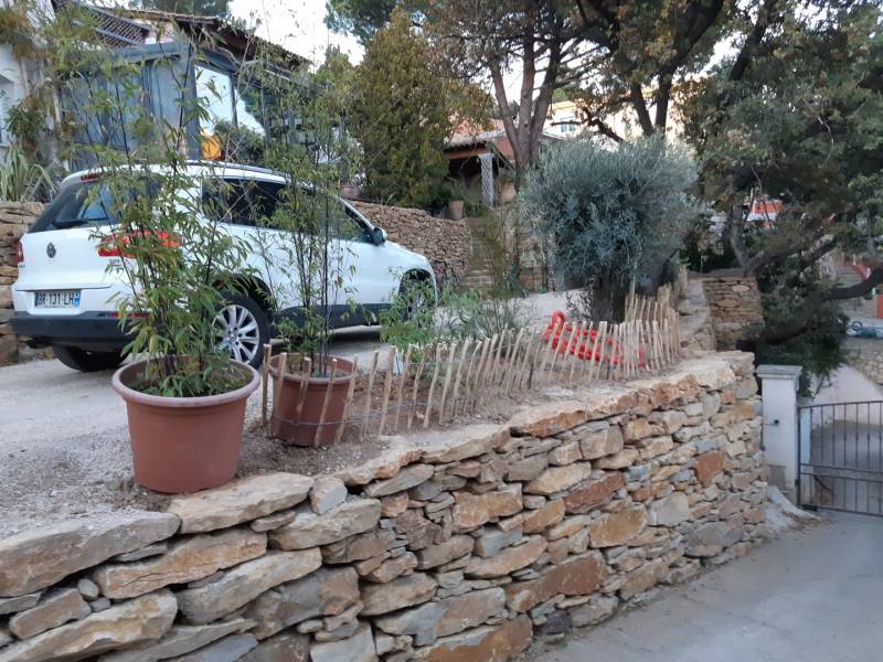 création d' un parking voitures sur six fours les plages dans le var