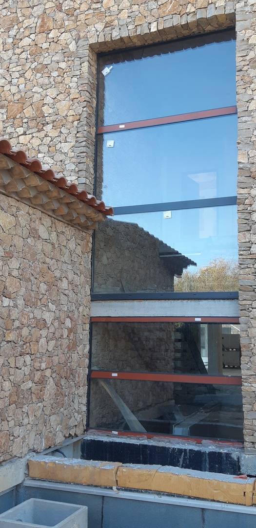 Maison en pierres de parement dans le sud de la France