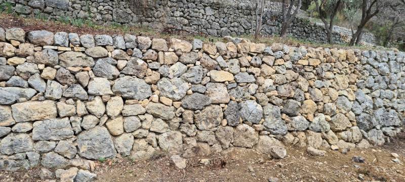 Réparation de mur en pierres sèches à MOUANS SARTOUX prés de Cannes