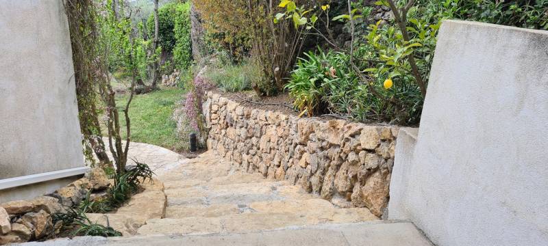 création d'un escalier en pierres à MOUANS SARTOUX prés de Cannes