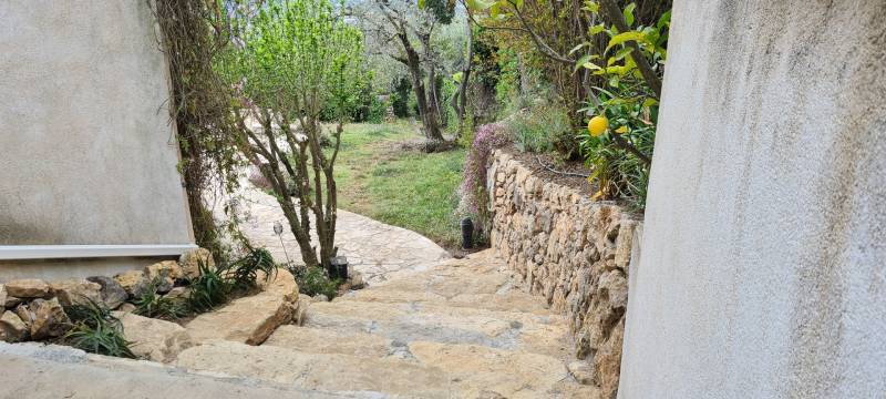 création d'un escalier en pierres à MOUANS SARTOUX prés de Cannes