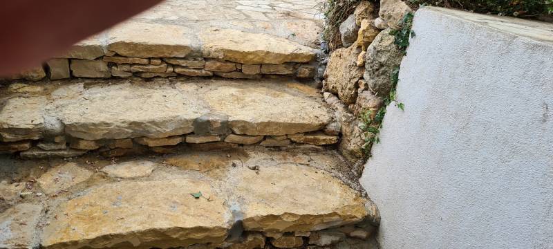 création d'un escalier en pierres à MOUANS SARTOUX prés de Cannes