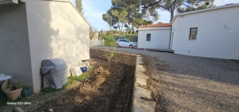 création d un muret en pierres sèches sur Toulon