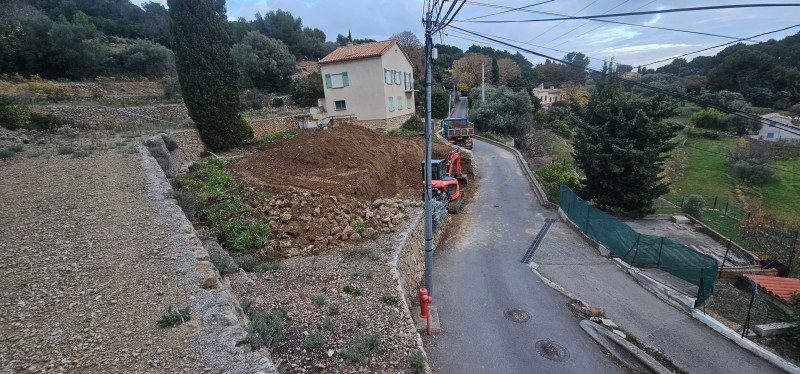 Travaux de création d’une voirie d’accès et d’un parking véhicules pour la restauration d'une ancienne maison sur la Commune de Ollioules