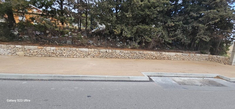 renaissance d'un mur en pierres sèches dans le sud de la France 