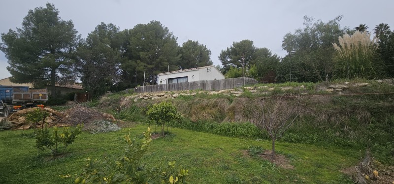 Chantier en cour, reconstruction murets en pierres sèches sur La Cadièred'Azur