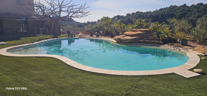 création d une cascade en pierres naturelles de la Cadiéres