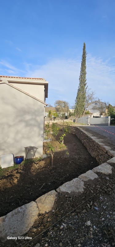 création d un muret en pierres sèches sur Toulon