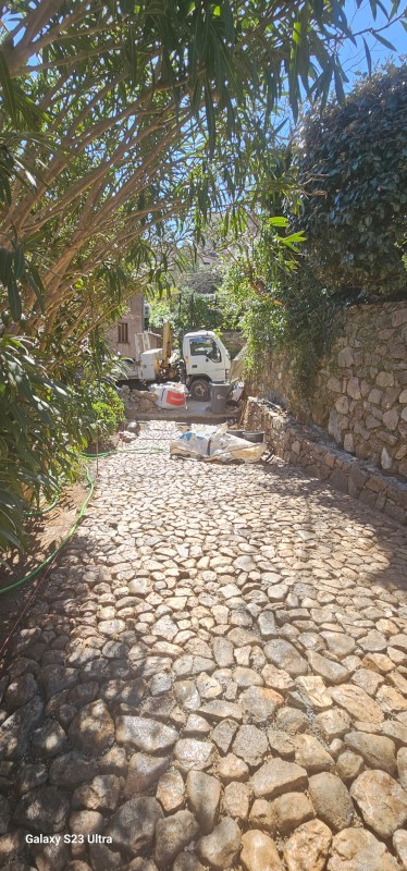 création d une calade en pierres naturelle d Ollioules à Ramatuelle