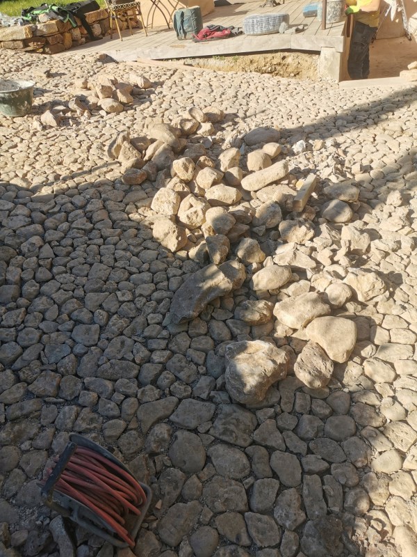 plaques de calade en pierres de rivière 