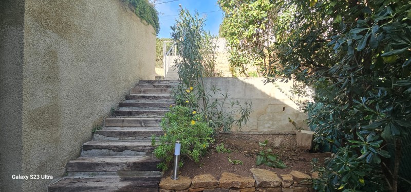 Murs en pierres sèches avec escaliers sur toulon 