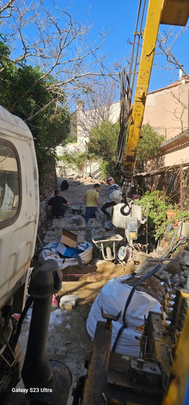 Méthodes moderne pour la reconstruction d'une calade à Ramatuelle 