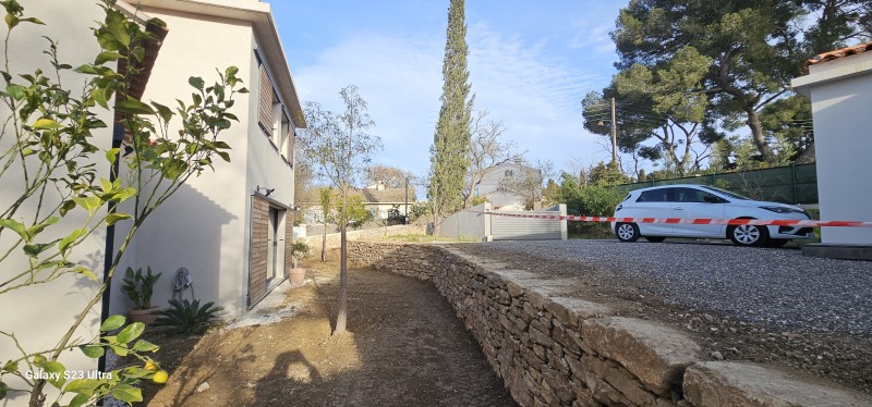création d un muret en pierres sèches sur Toulon
