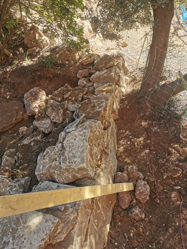 création d un mur en pierres sèches sur Ollioules