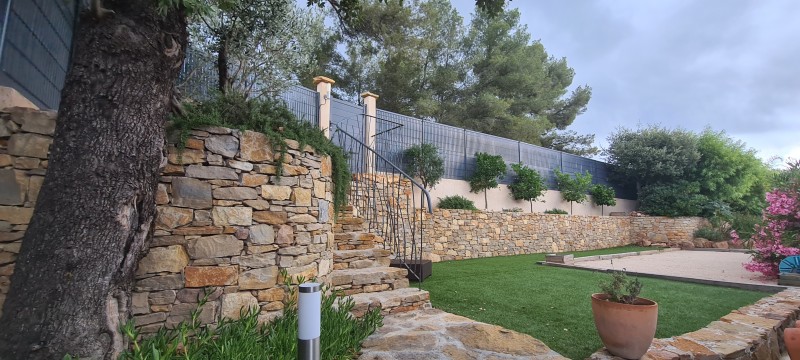 jardinières en pierres sur Toulon 
