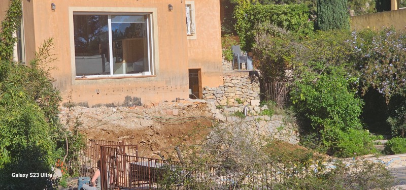 reconstruction d un mur en pierres