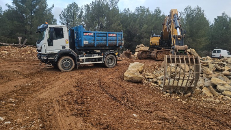 chargement d une grosse pierre de collection 