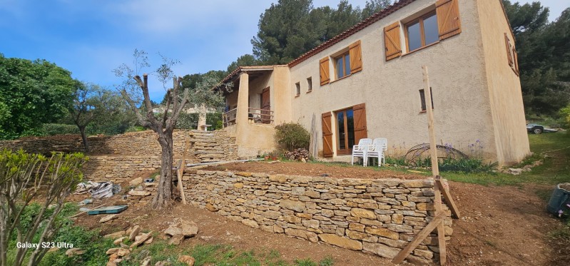 création de murets en pierres sèches en cours sur la commune d Ollioules