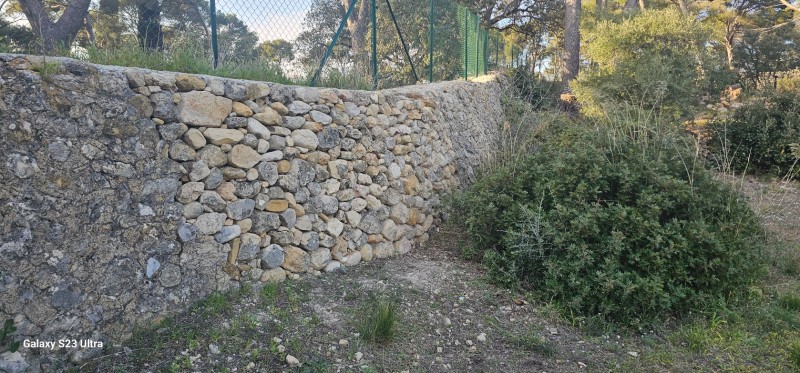 réparation d un muret en pierres sèches sur Ollioules