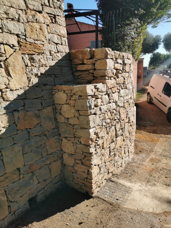 création d un muret en pierres naturelles sur Ollioules