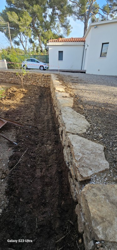 création d un muret en pierres sèches sur Toulon