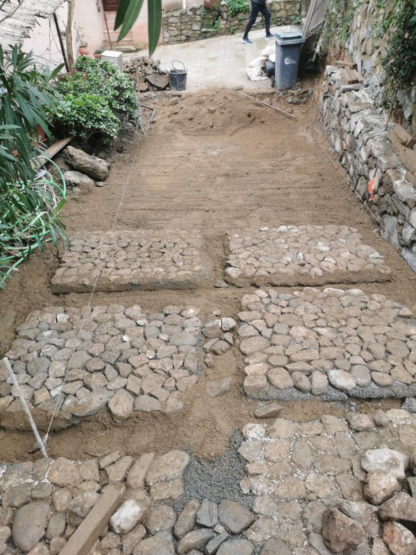 Nouvelle méthode pour la création d'une calade à Ramatuelle 