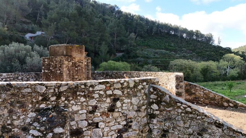 Restauration Bâtis anciens à Ollioules pour Le Verger des Gorges avec une Noria