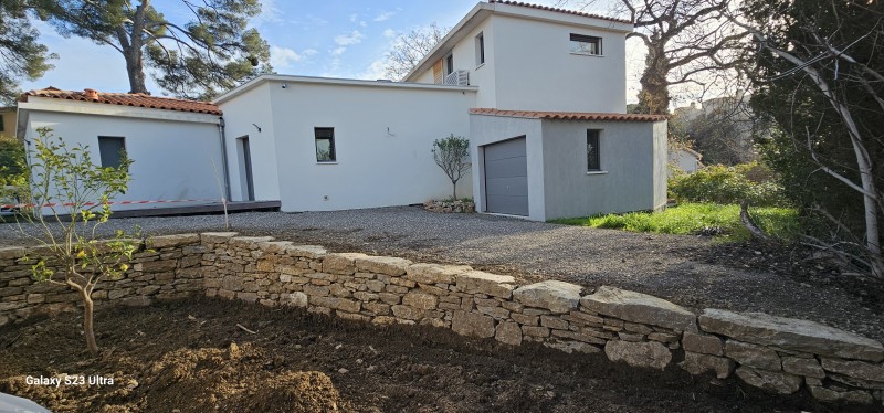 création d un muret en pierres sèches sur Toulon